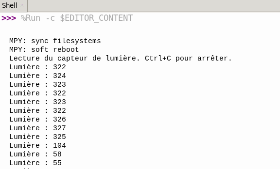 Valeurs de lumière qui défilent dans la console MicroPython