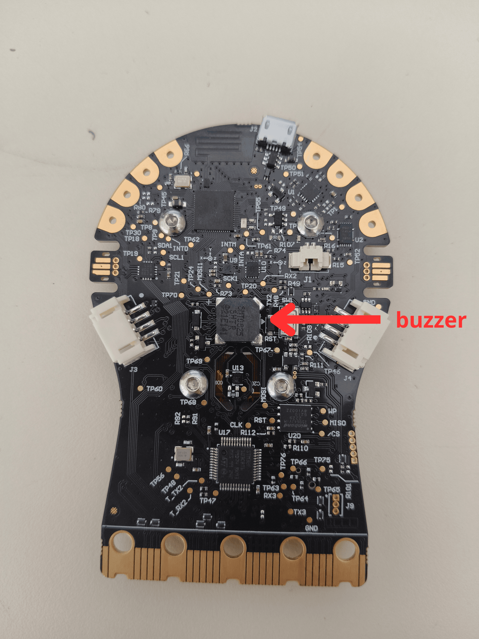 Emplacement du buzzer sur la face arrière de la STeaMi